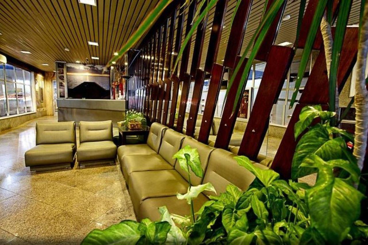 מנאוס Krystal Hotel מראה חיצוני תמונה