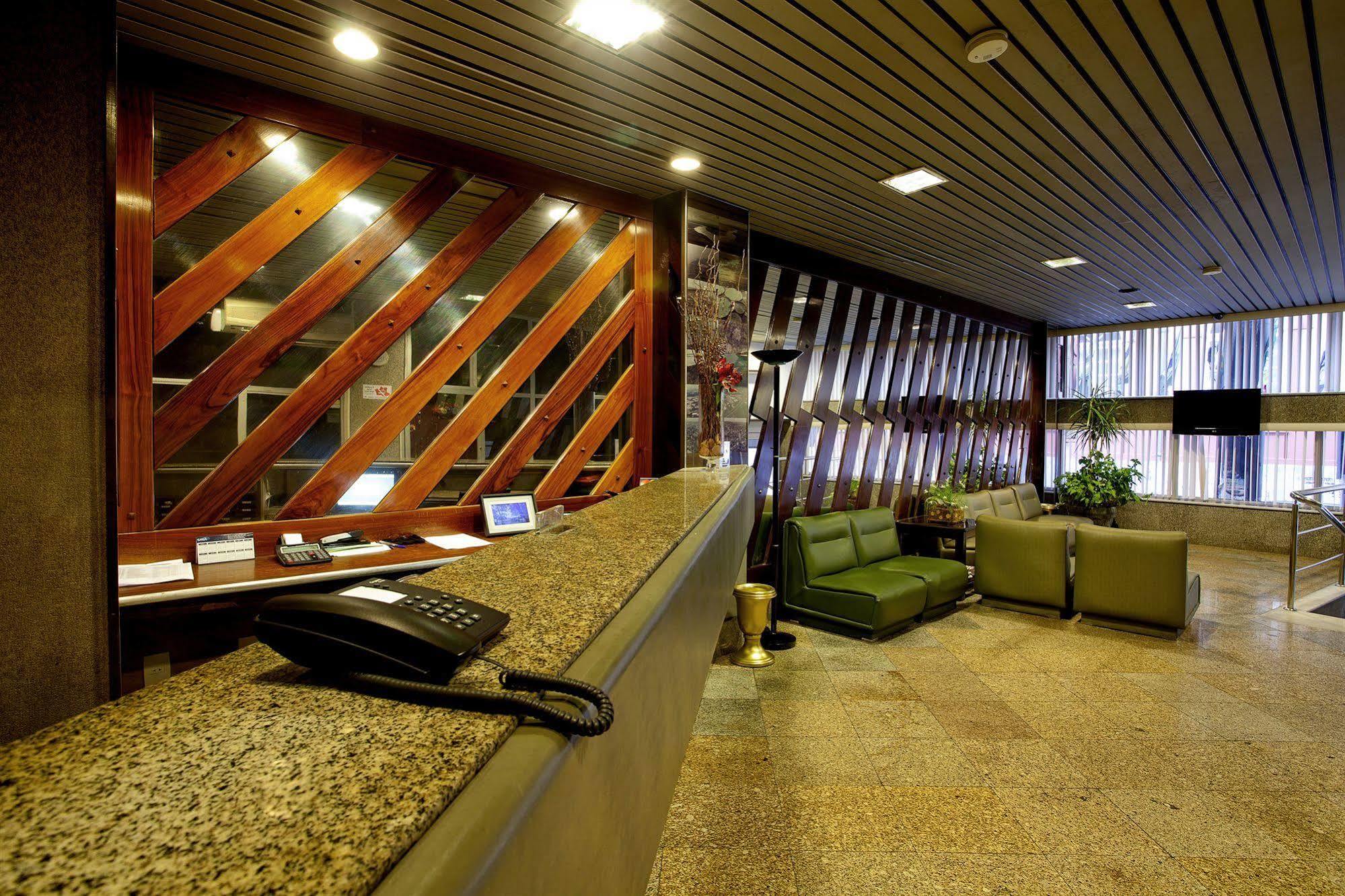 מנאוס Krystal Hotel מראה חיצוני תמונה