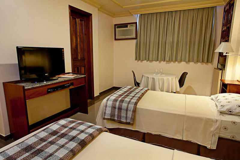 מנאוס Krystal Hotel מראה חיצוני תמונה