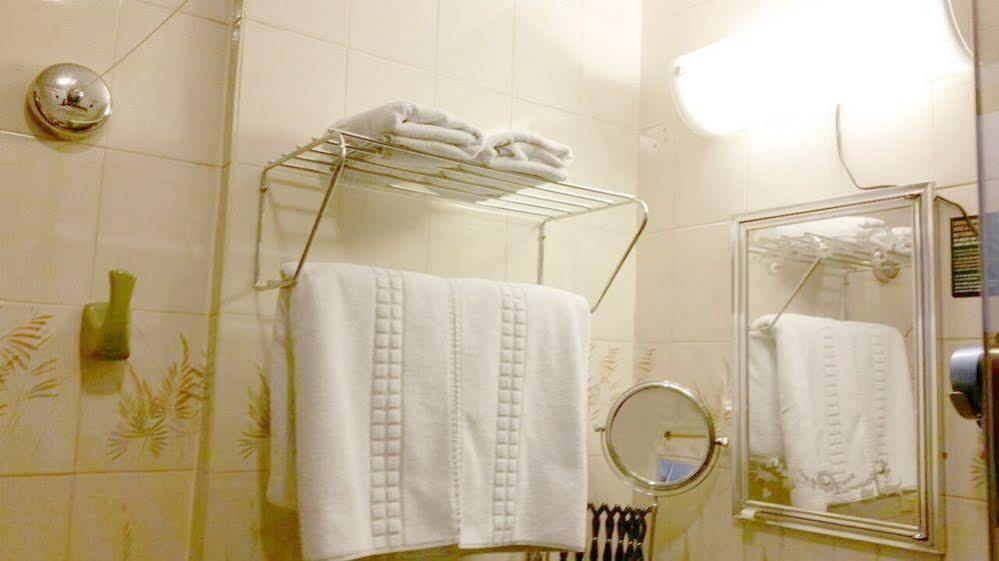 מנאוס Krystal Hotel מראה חיצוני תמונה